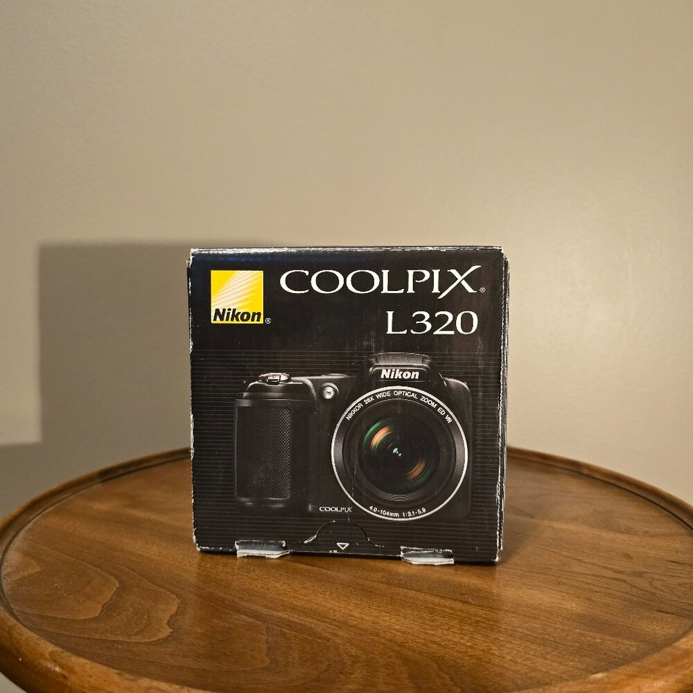 EUC, Nikon Coolpix L320 Camera